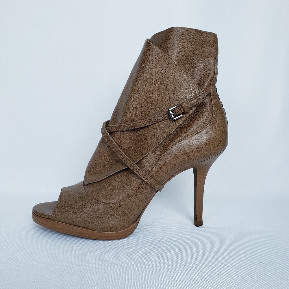 Max Azria Lara 2 Leather Ankle Boot, Size 8